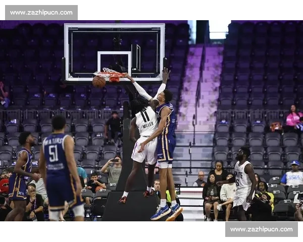 文班亚马跨界封神!C 罗式电梯球破门,篮球足球双天赋引爆体坛 文班亚马跨界封神!C 罗式电梯球破门,篮球足球双天赋引爆体坛